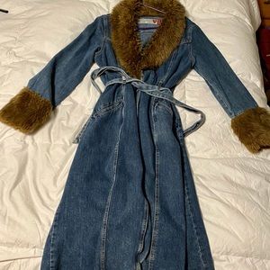 GUESS long denim tench coat with faux fur.